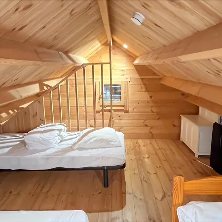 En Lisiere De Foret Dağ evi